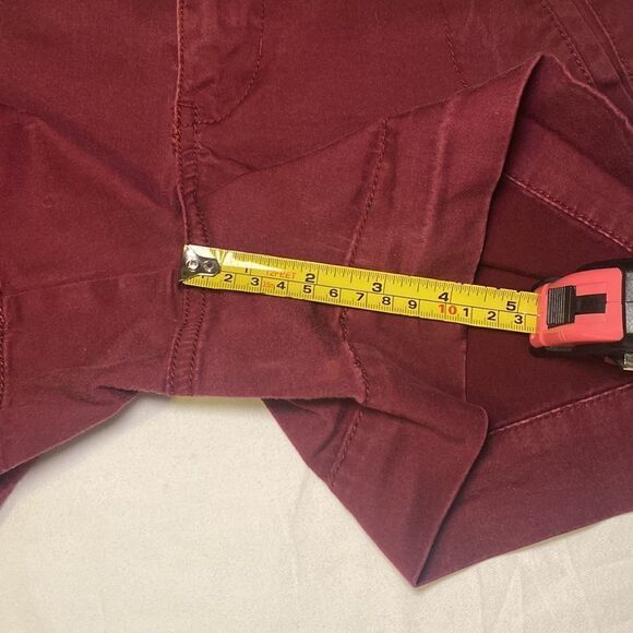 American Eagle Outfitters Womens Maroon Midi Stretch Shorts Size 8 Regular NWOT - Picture 7 of 8